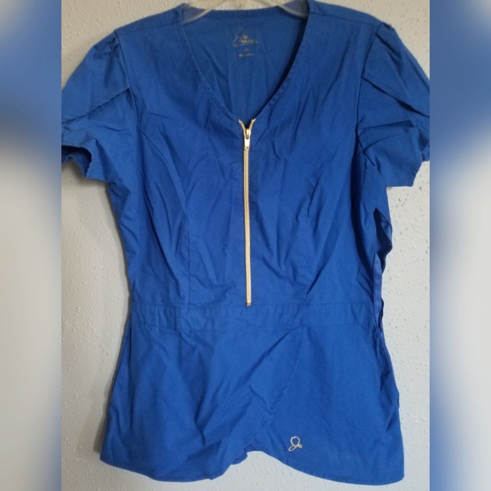 Jaanuu Tulip Scrub Top
